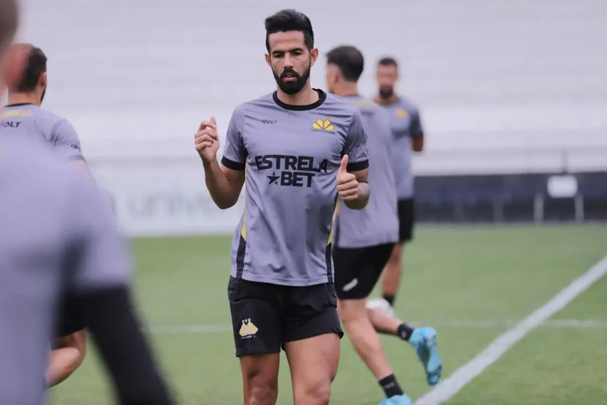 Jonathan Lemos se destaca na reta final do Criciúma na Série B