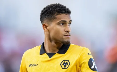 João Gomes, Ex-Flamengo, Lida com Desafios no Wolverhampton, Lanterna da Premier League