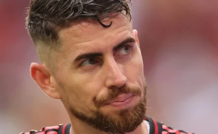 Jorginho critica gramados do Campeonato Brasileiro e elogia padrão sintético antes de clássico com o Botafogo Jorginho critica gramados do Campeonato Brasileiro e elogia padrão sintético antes de clássico com o Botafogo