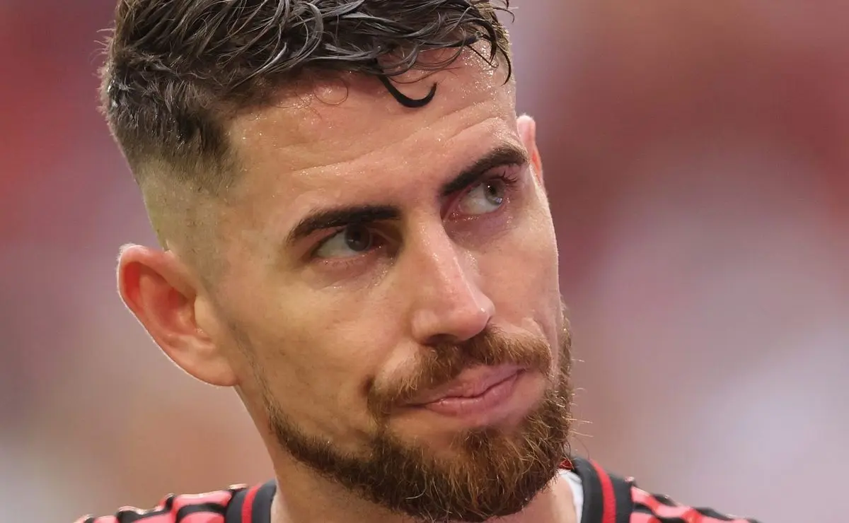 Jorginho critica gramados do Campeonato Brasileiro e elogia padrão sintético antes de clássico com o Botafogo Jorginho critica gramados do Campeonato Brasileiro e elogia padrão sintético antes de clássico com o Botafogo