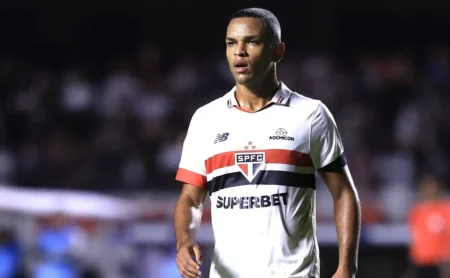 Juan detalha sua saída do São Paulo e mudança para a Europa: Creio que poderia ter partido um pouco mais tarde Juan detalha sua saída do São Paulo e mudança para a Europa: "Creio que poderia ter partido um pouco mais tarde"