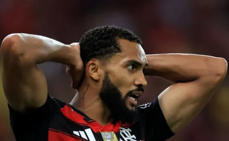 Juninho decepciona e saída do Flamengo será confirmada por José Boto Juninho decepciona e saída do Flamengo será confirmada por José Boto