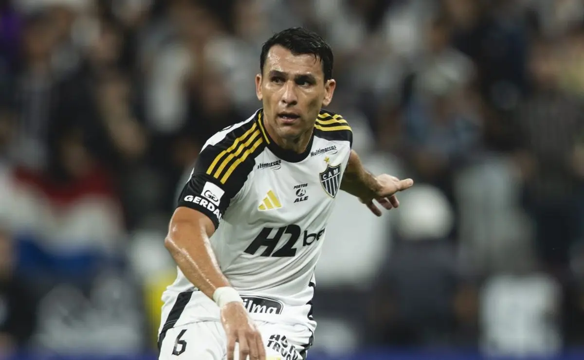 Junior Alonso reclama da arbitragem de Alex Gomes Stefano após Corinthians x Atlético-MG: Muitas faltas para eles Junior Alonso reclama da arbitragem de Alex Gomes Stefano após Corinthians x Atlético-MG: "Muitas faltas para eles"