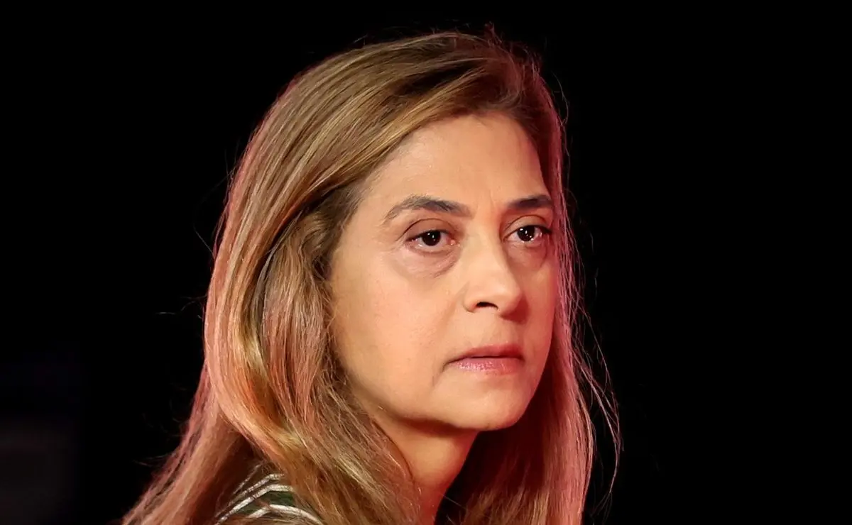 Leila Pereira pressiona Anderson Barros por providências na CBF contra a arbitragem após o jogo com o Flamengo Leila Pereira pressiona Anderson Barros por providências na CBF contra a arbitragem após o jogo com o Flamengo