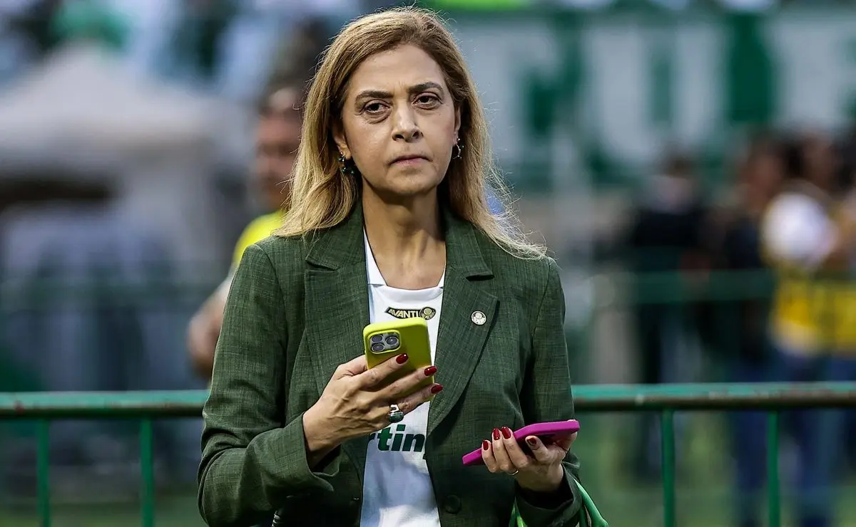 Leila busca zagueiro e dois volantes para o Palmeiras em 2026, sem gastos excessivos