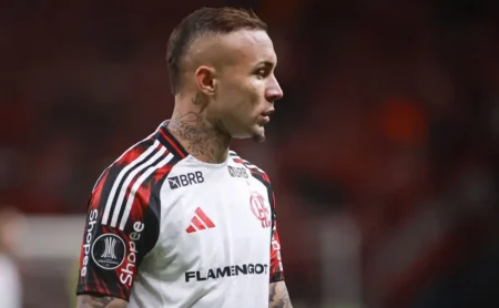 Lesão de Everton Cebolinha: Flamengo mantém foco no atacante para 2026