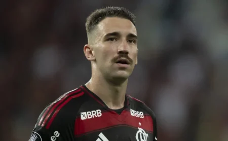 Léo Ortiz do Flamengo Explica Por Que se Distanciou das Redes Sociais Léo Ortiz do Flamengo Explica Por Que se Distanciou das Redes Sociais