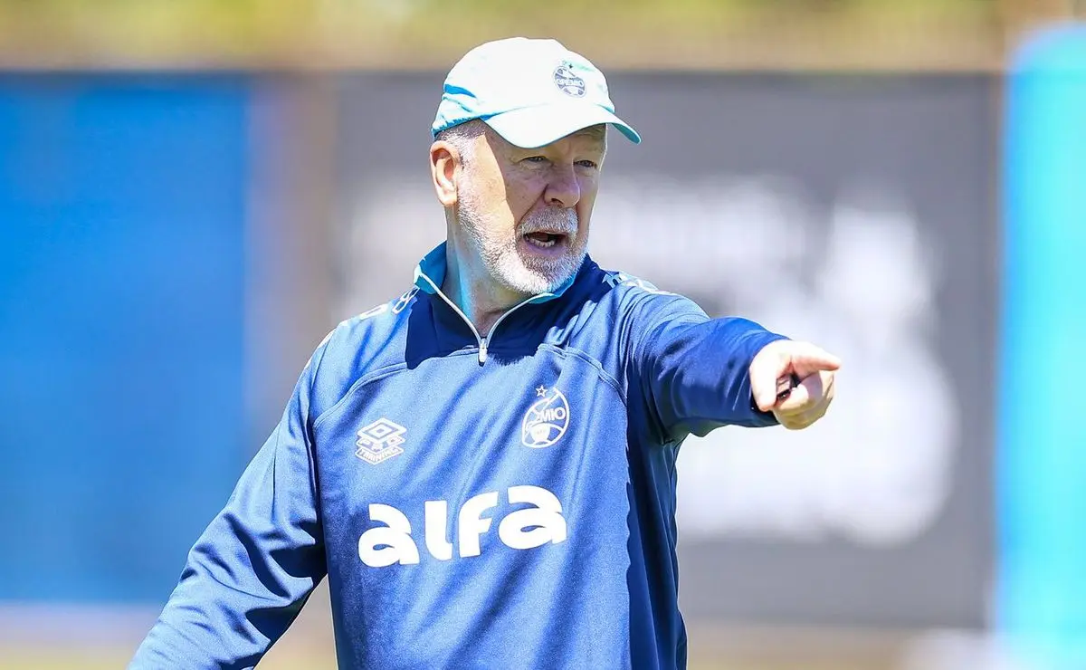 Mano Menezes Adota Medida Inovadora no Grêmio: Concentração Antecipada para Impulsionar Reação