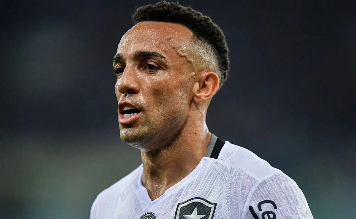 Marcal é criticado pela torcida no gol do Flamengo durante o clássico pelo Campeonato Brasileiro Marcal é criticado pela torcida no gol do Flamengo durante o clássico pelo Campeonato Brasileiro