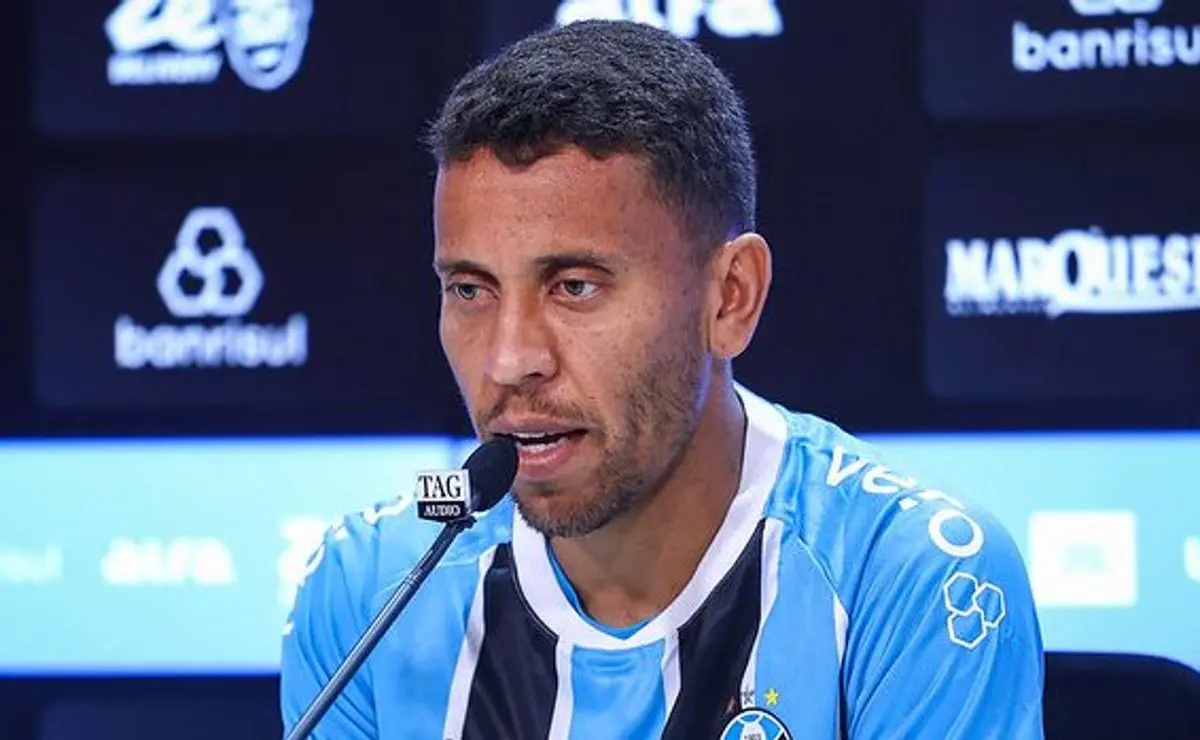 Marcos Rocha comenta situação física no Grêmio: Nada grave, porém incomoda Marcos Rocha comenta situação física no Grêmio: "Nada grave, porém incomoda"