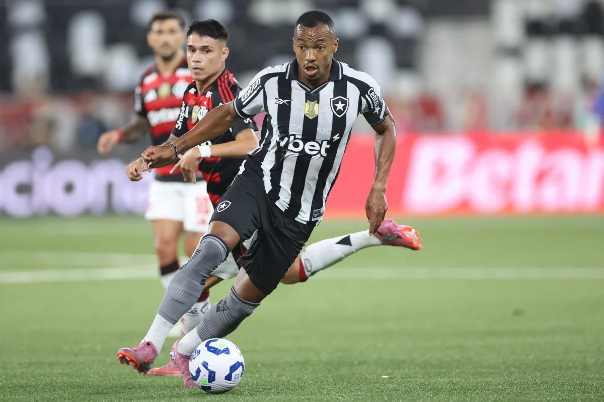 Marlon Freitas admite um difícil ano do Botafogo: "Não pode destruir o que construímos"