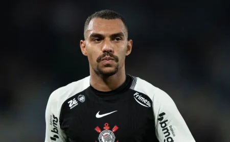 Matheuzinho desabafa após vitória do Corinthians e revela pacto pós-derrota contra o Santos