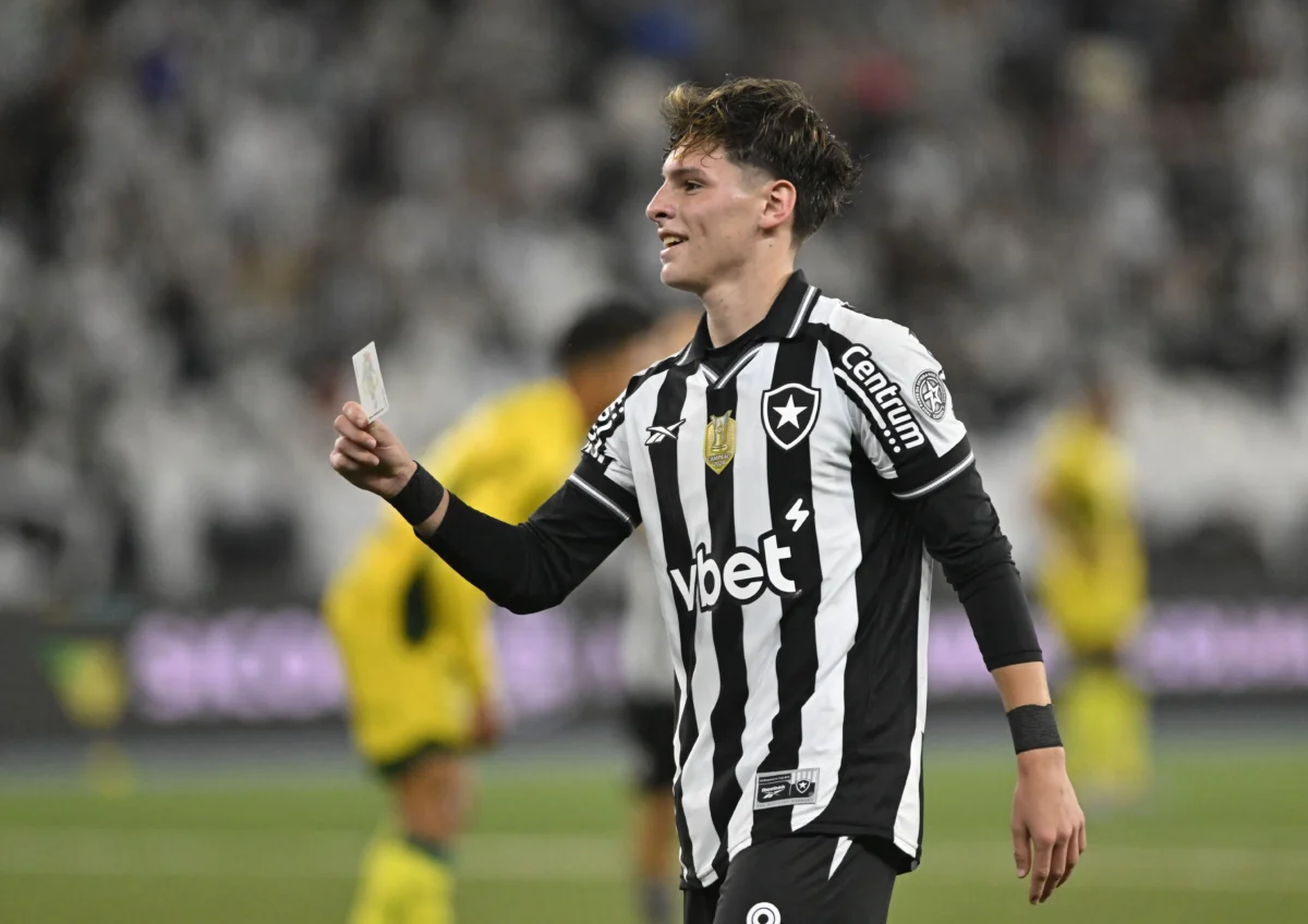 Montoro, do Botafogo: Recuperação de Lesão com Família e Jogo do Vélez Montoro, do Botafogo: Recuperação de Lesão com Família e Jogo do Vélez