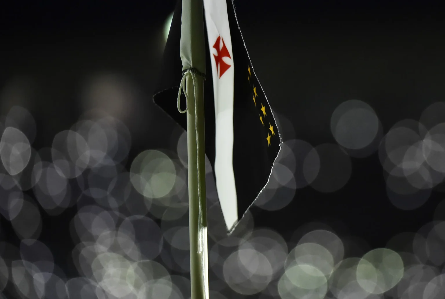 Mudanças na madrugada e novas obrigações para os investidores: os bastidores do plano do Vasco aprovado em assembleia Mudanças na madrugada e novas obrigações para os investidores: os bastidores do plano do Vasco aprovado em assembleia