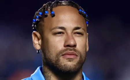 Neymar faz Santos resistir às sondagens da Itália e afirma sua convicção de permanência