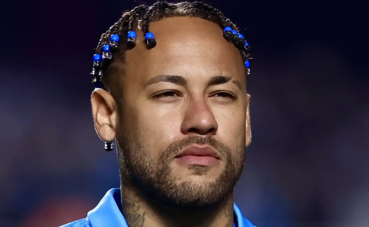 Neymar faz Santos resistir às sondagens da Itália e afirma sua convicção de permanência