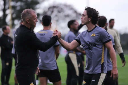 Nicolas projeta sequência decisiva do Criciúma na Série B: "Quatro finais"