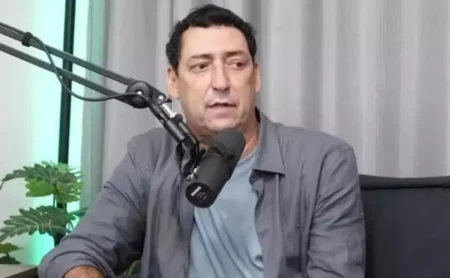 PVC adverte Flamengo sobre bola parada diante do Racing PVC adverte Flamengo sobre bola parada diante do Racing