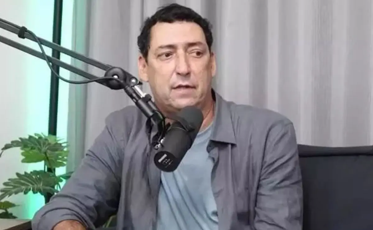 PVC adverte Flamengo sobre bola parada diante do Racing PVC adverte Flamengo sobre bola parada diante do Racing