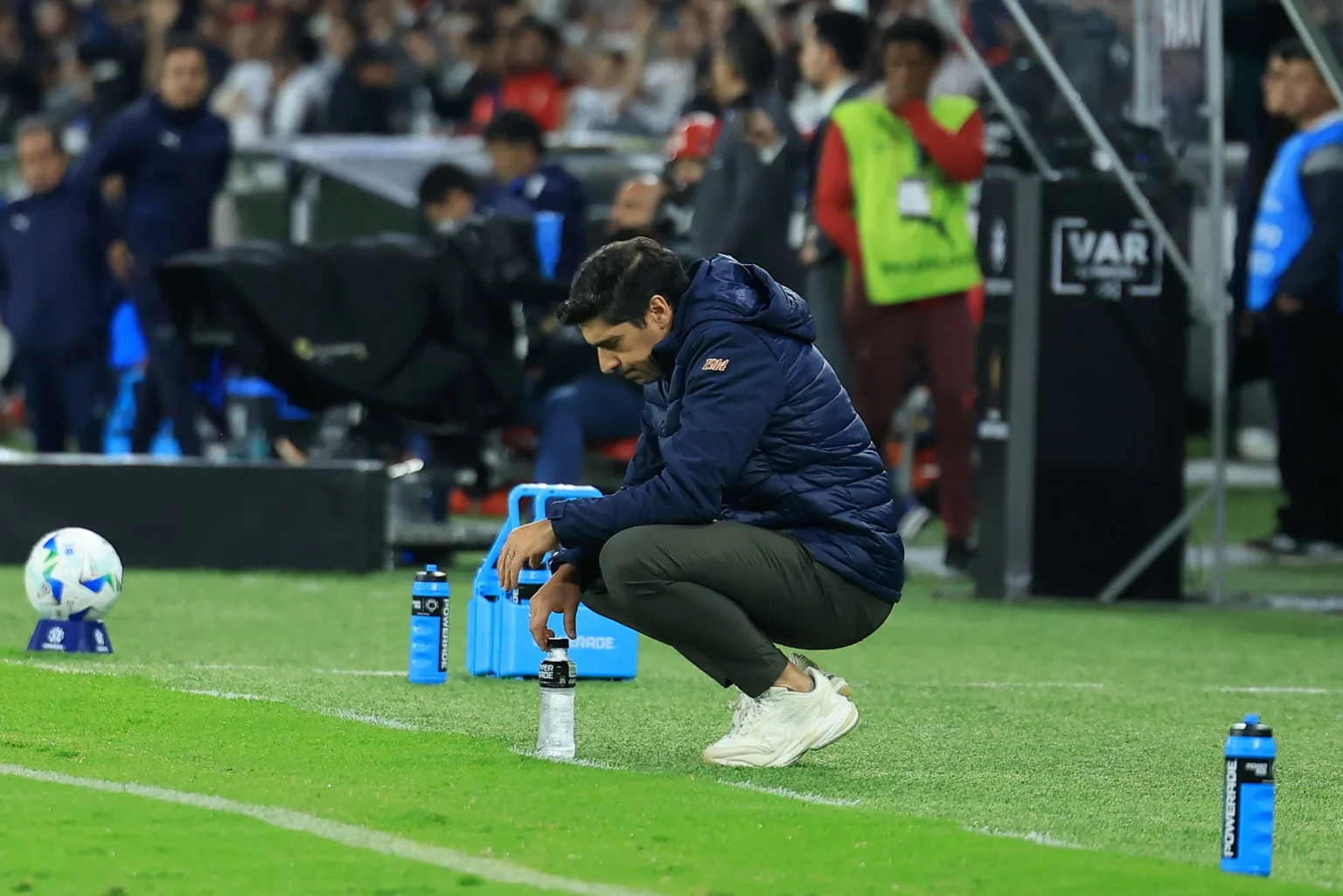 Palmeiras: Pior Derrota em 30 Anos na Libertadores Exige Virada Histórica para Chegar à Final Palmeiras: Pior Derrota em 30 Anos na Libertadores Exige Virada Histórica para Chegar à Final