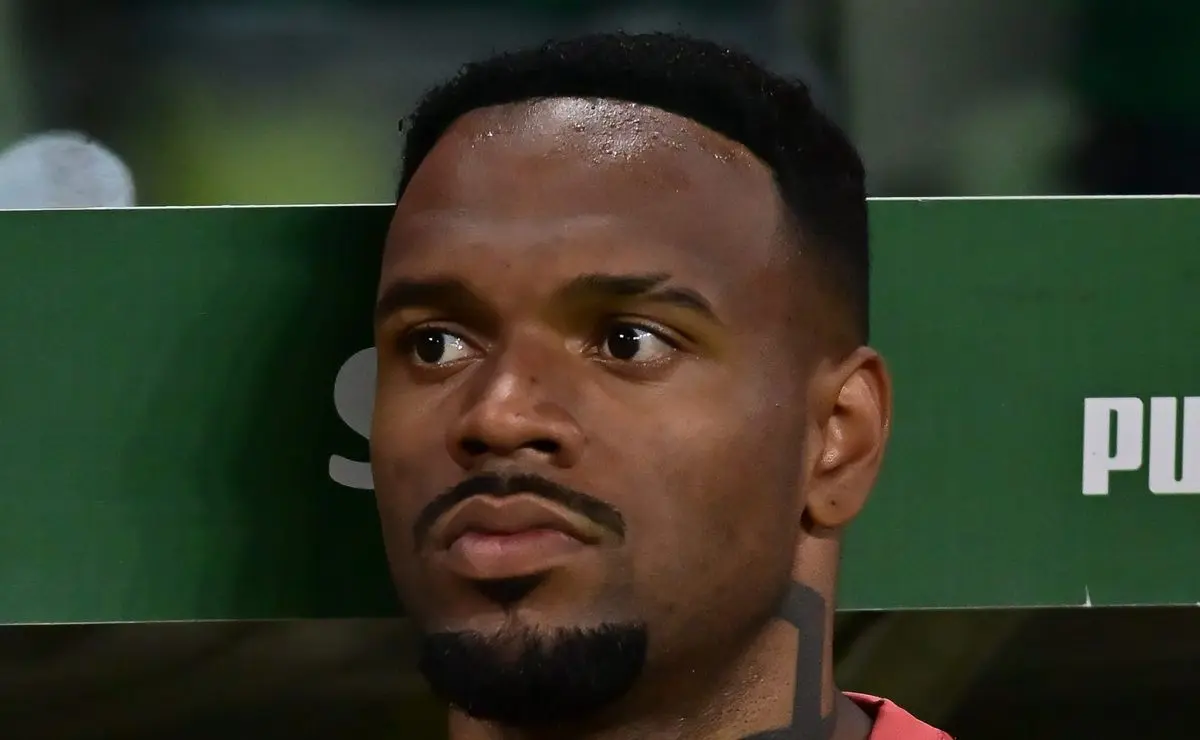 Palmeiras blindagem Carlos Miguel após estreia, jogador evita mídia Palmeiras blindagem Carlos Miguel após estreia, jogador evita mídia