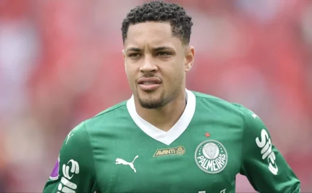 Palmeiras estabelece valor milionário e só aceita proposta irrecusável por Vitor Roque, cobiçado por clubes ingleses Palmeiras estabelece valor milionário e só aceita proposta irrecusável por Vitor Roque, cobiçado por clubes ingleses