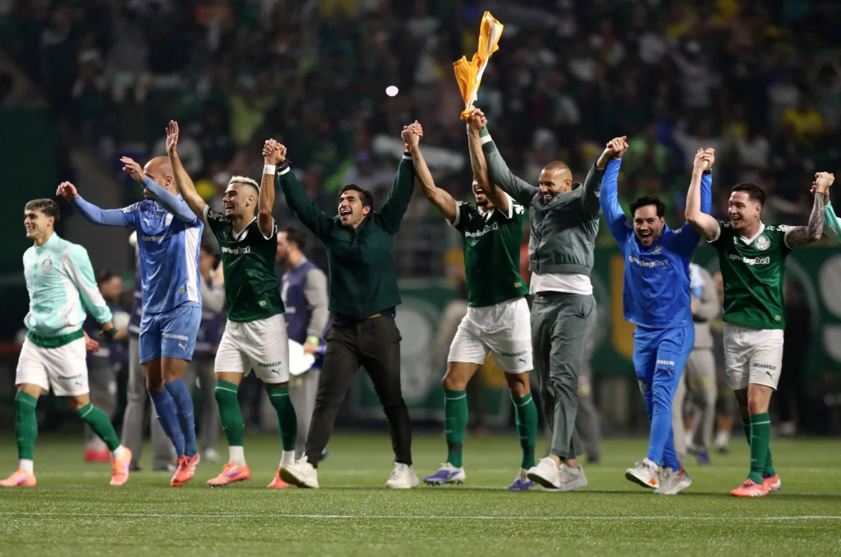 Palmeiras na Libertadores: Jornais Internacionais Celebram Classificação com Monumental! Palmeiras na Libertadores: Jornais Internacionais Celebram Classificação com "Monumental!"