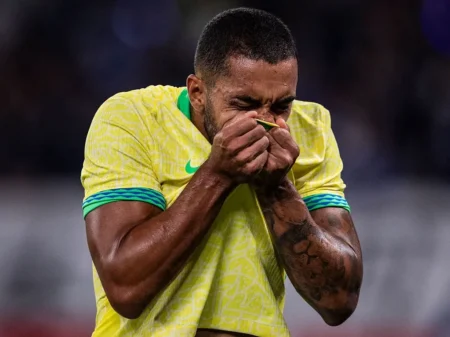 Paulo Henrique brinca com Bruno Guimarães e Richarlison: "São vascaínos, estou tentando me juntar"