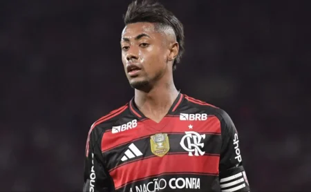 Pedro Ausente: Avaliação dos Potenciais Centroavantes do Flamengo