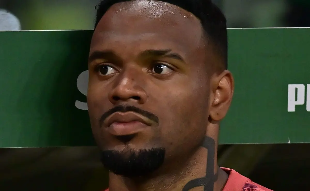 Preocupação na Torcida do Palmeiras: Carlos Miguel sob os holofotes após seis gols sofridos em dois jogos