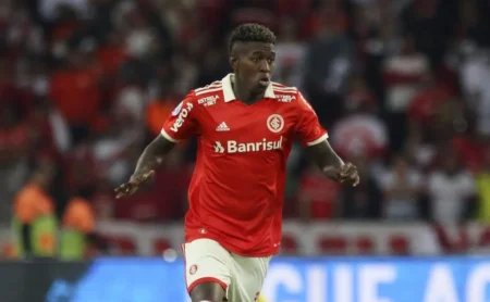 Questão Thiago Maia freia negociação de Vitão entre Internacional e Flamengo