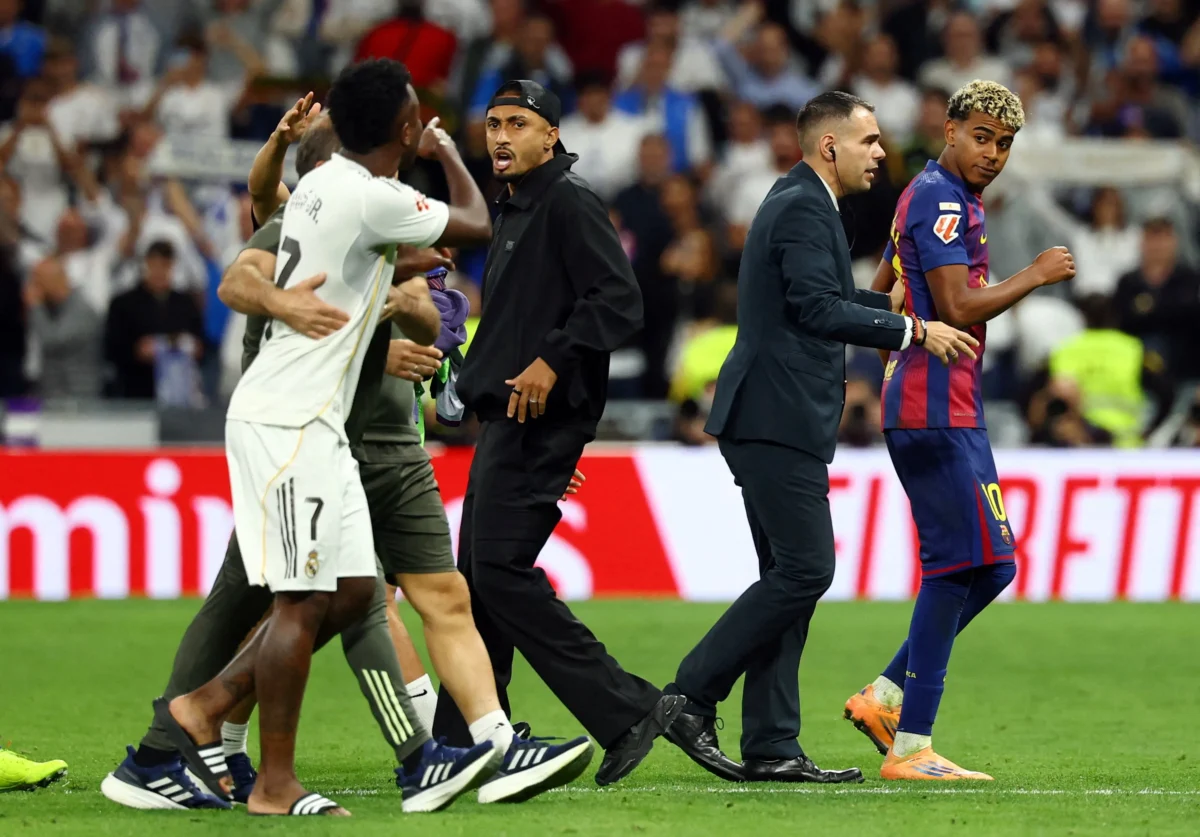 Raphinha é Destaque no Barcelona: Merece a Braçadeira de Capitão, Aponta Jornal Espanhol