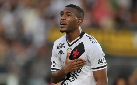 Rayan registra aumento de gols de quase 300% após comando de Diniz