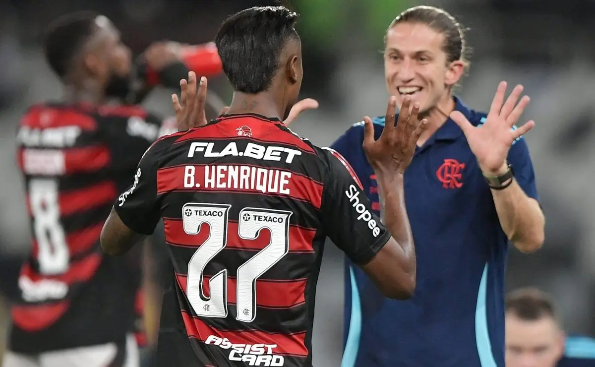Renato Maurício Prado questiona escalação de Bruno Henrique como centroavante na derrota do Flamengo
