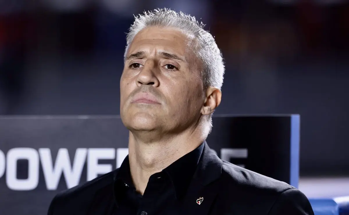 Reunião: Diretoria do São Paulo planeja 2026 com Hernán Crespo Reunião: Diretoria do São Paulo planeja 2026 com Hernán Crespo
