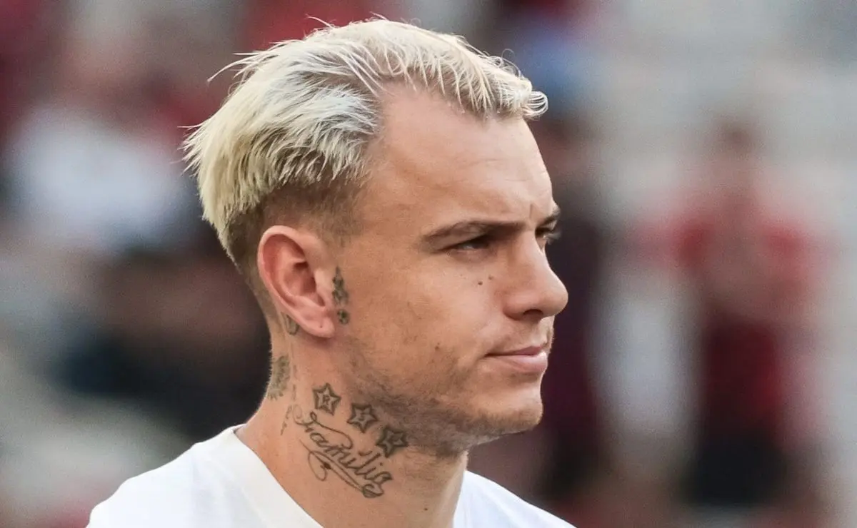 Róger Guedes Revela Motivos de Sua Saída do Corinthians e Expressa Decepção por Não Ter Sido Campeão Róger Guedes Revela Motivos de Sua Saída do Corinthians e Expressa Decepção por Não Ter Sido Campeão