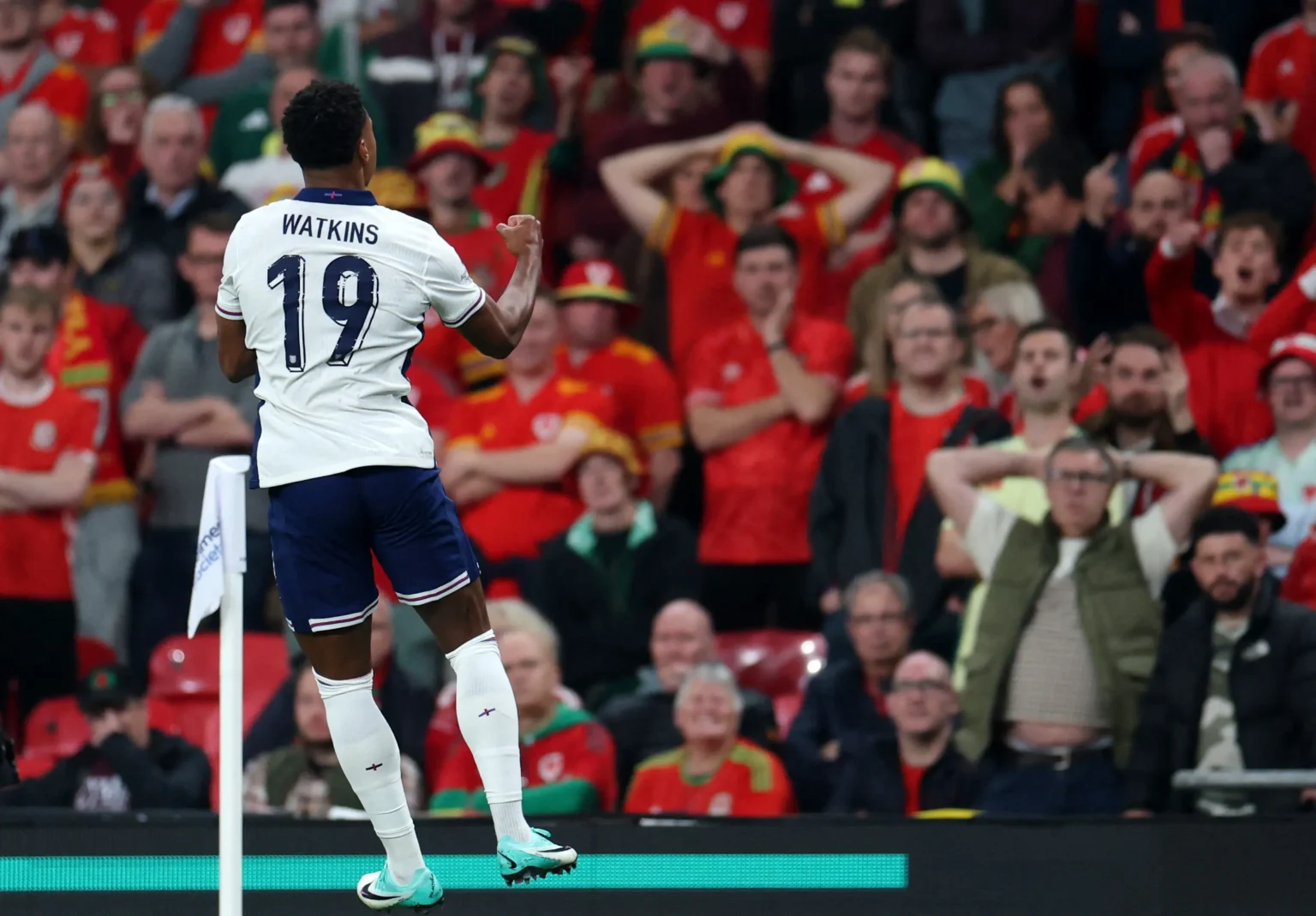 Sem Kane, Inglaterra vence amistoso contra País do Gales em Wembley Sem Kane, Inglaterra vence amistoso contra País do Gales em Wembley