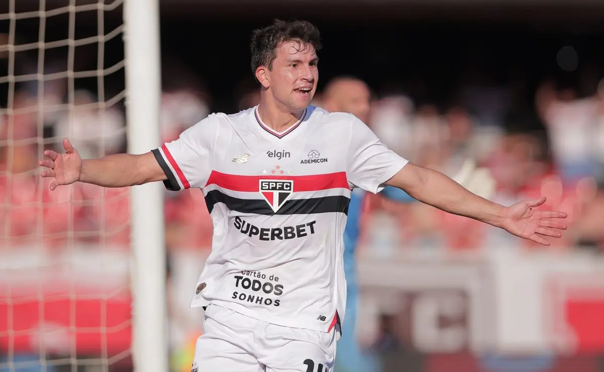 São Paulo avalia compra de Gonzalo Tapia por R$ 12,8 milhões após destaque e química com Luciano São Paulo avalia compra de Gonzalo Tapia por R$ 12,8 milhões após destaque e química com Luciano