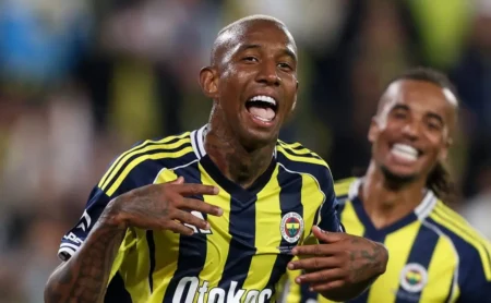 Talisca contratado pelo Grêmio tem atualização com concorrência: Flamengo e Fluminense em caso de volta ao Brasil