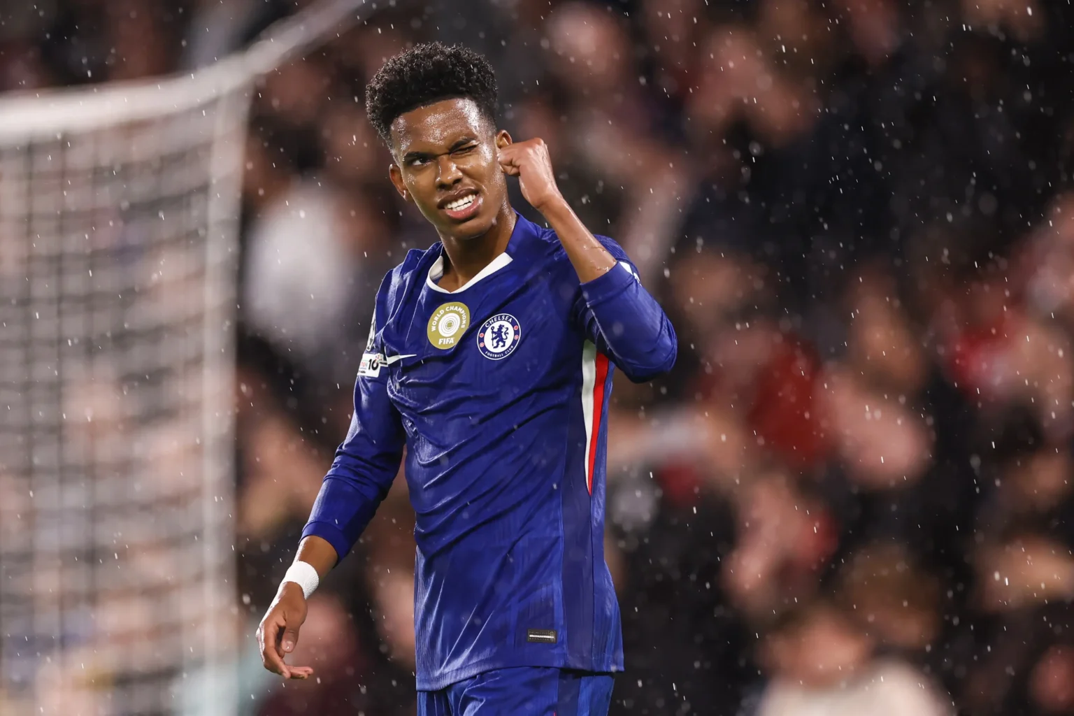 Técnico do Chelsea elogia Estêvão como especial, mas alerta: Não jogará todas as partidas Técnico do Chelsea elogia Estêvão como "especial", mas alerta: "Não jogará todas as partidas"