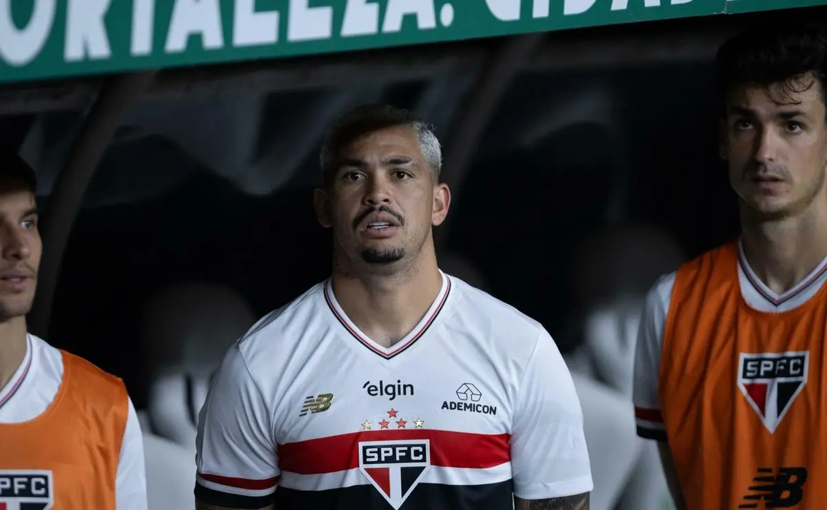 Times da Arábia planejam investida por Luciano e São Paulo admite futuro incerto do atacante Times da Arábia planejam investida por Luciano e São Paulo admite futuro incerto do atacante