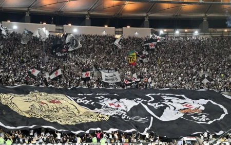 Vasco: Provocações e sintonia com o time marcam volta de festejo em clássico no Maracanã Vasco: Provocações e sintonia com o time marcam volta de festejo em clássico no Maracanã