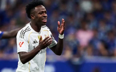 Vinicius Júnior alfineta Palmeiras e celebra a vitória do Flamengo após o triunfo do Real Madrid Vinicius Júnior alfineta Palmeiras e celebra a vitória do Flamengo após o triunfo do Real Madrid