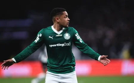 Vitor Roque Supera Samuel Lino e Yuri Alberto em Valor de Mercado no Brasil Vitor Roque Supera Samuel Lino e Yuri Alberto em Valor de Mercado no Brasil