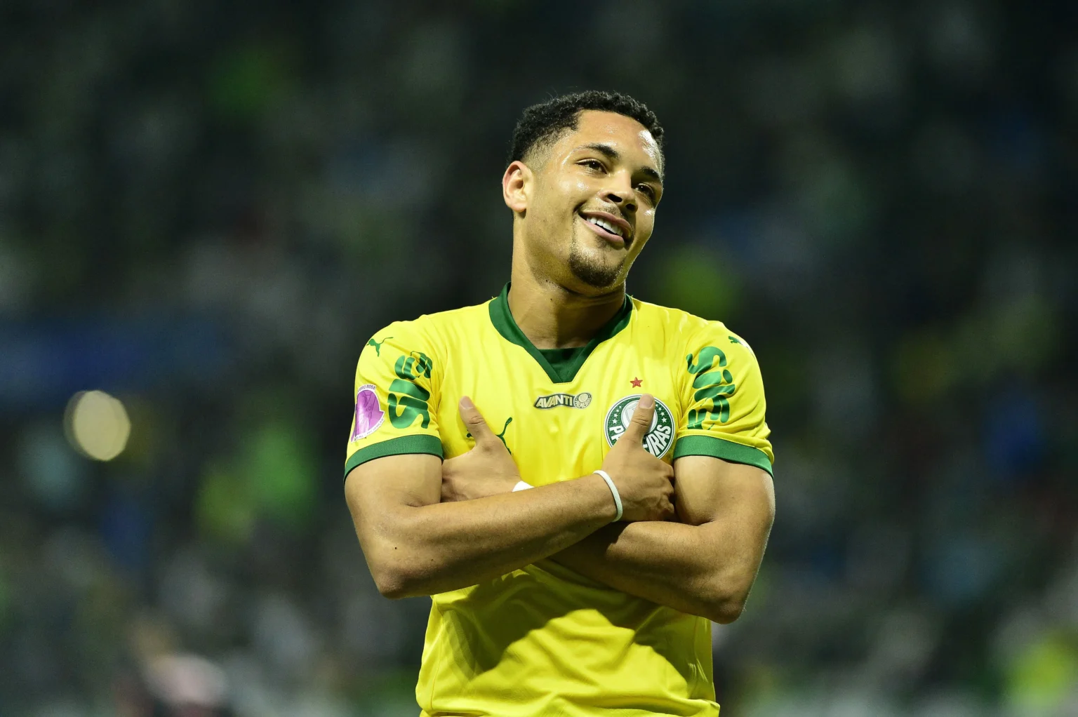 Vitor Roque brilha em goleada do Palmeiras: "Jogo contra o Flamengo vale seis pontos"