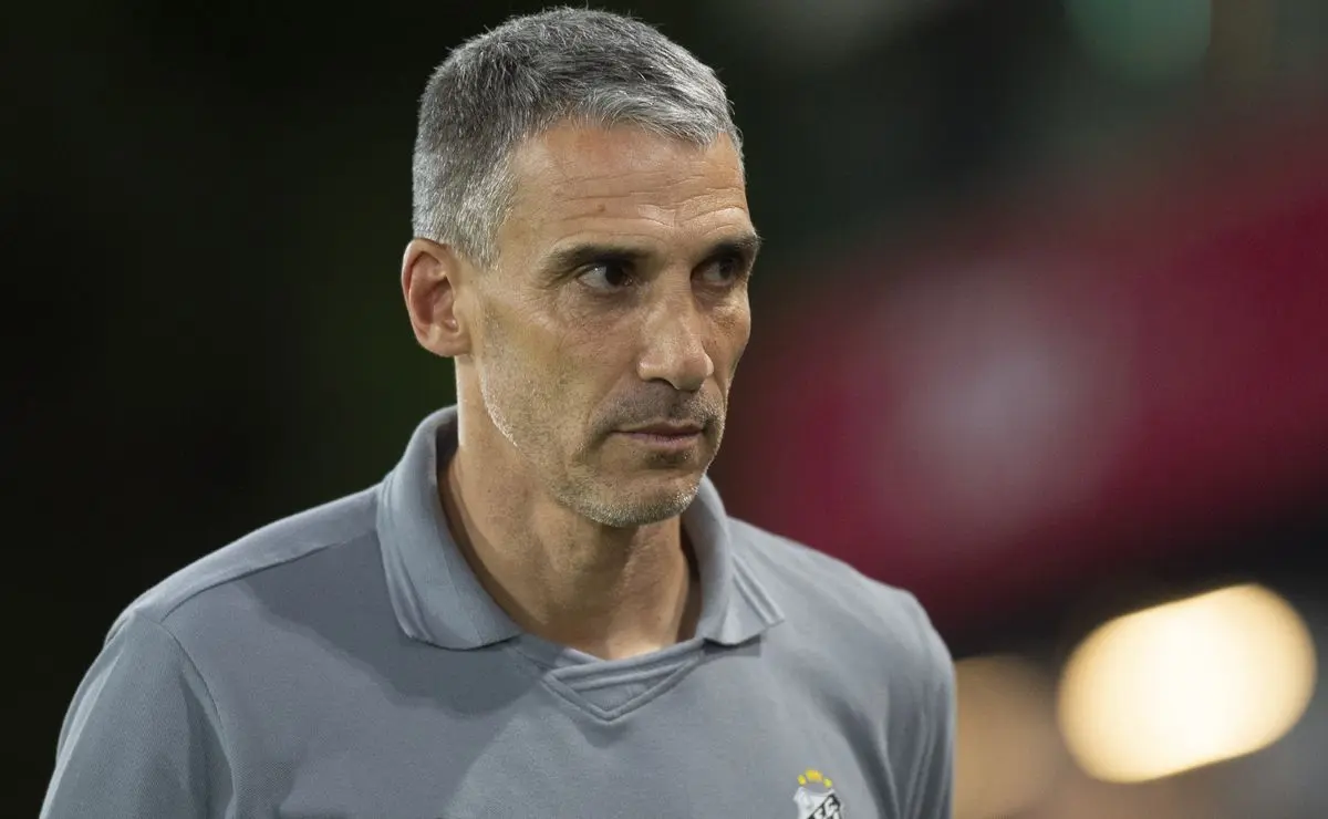 Vojvoda Busca Alternativas para o Decisivo Santos x Fortaleza: Veja a Provável Escalação