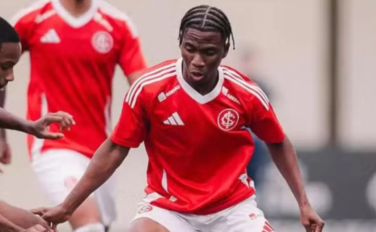 Volante ganês da base do Inter é relacionado por Ramón Díaz para enfrentar o Bahia Volante ganês da base do Inter é relacionado por Ramón Díaz para enfrentar o Bahia