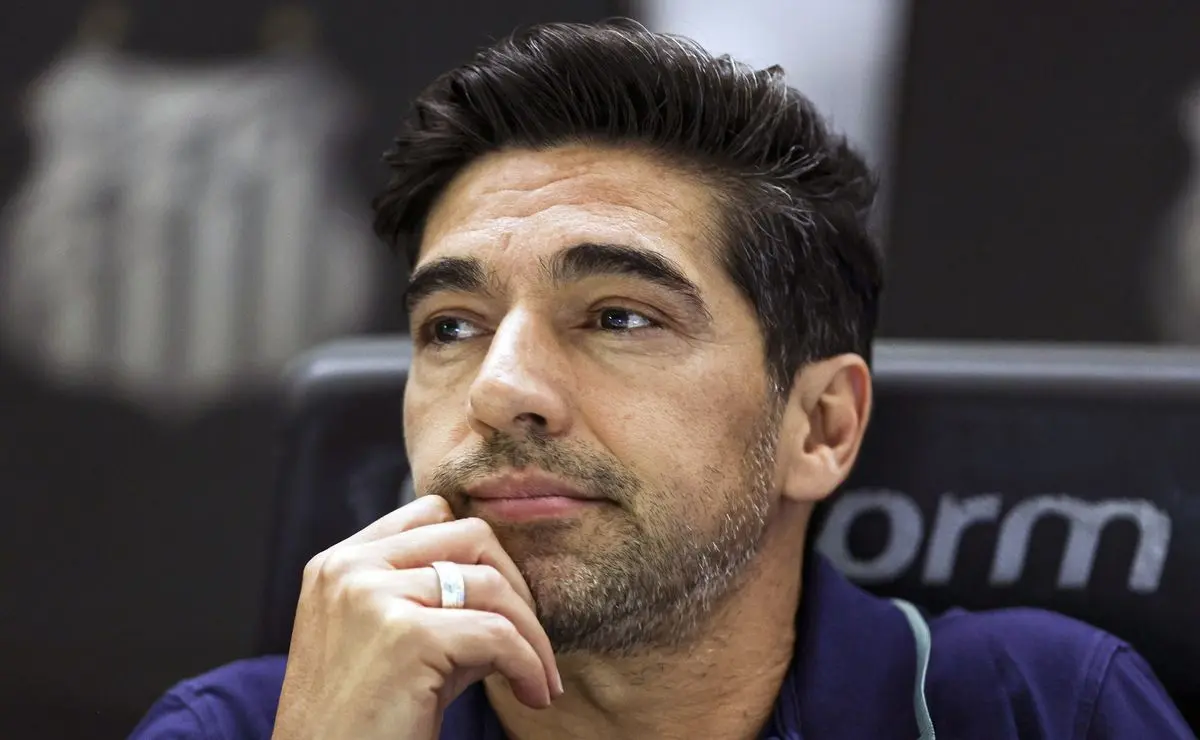 Abel Ferreira Debate Corrida Pelo Título Entre Flamengo e Palmeiras e Aponta Foco Chave de Aperfeiçoamento