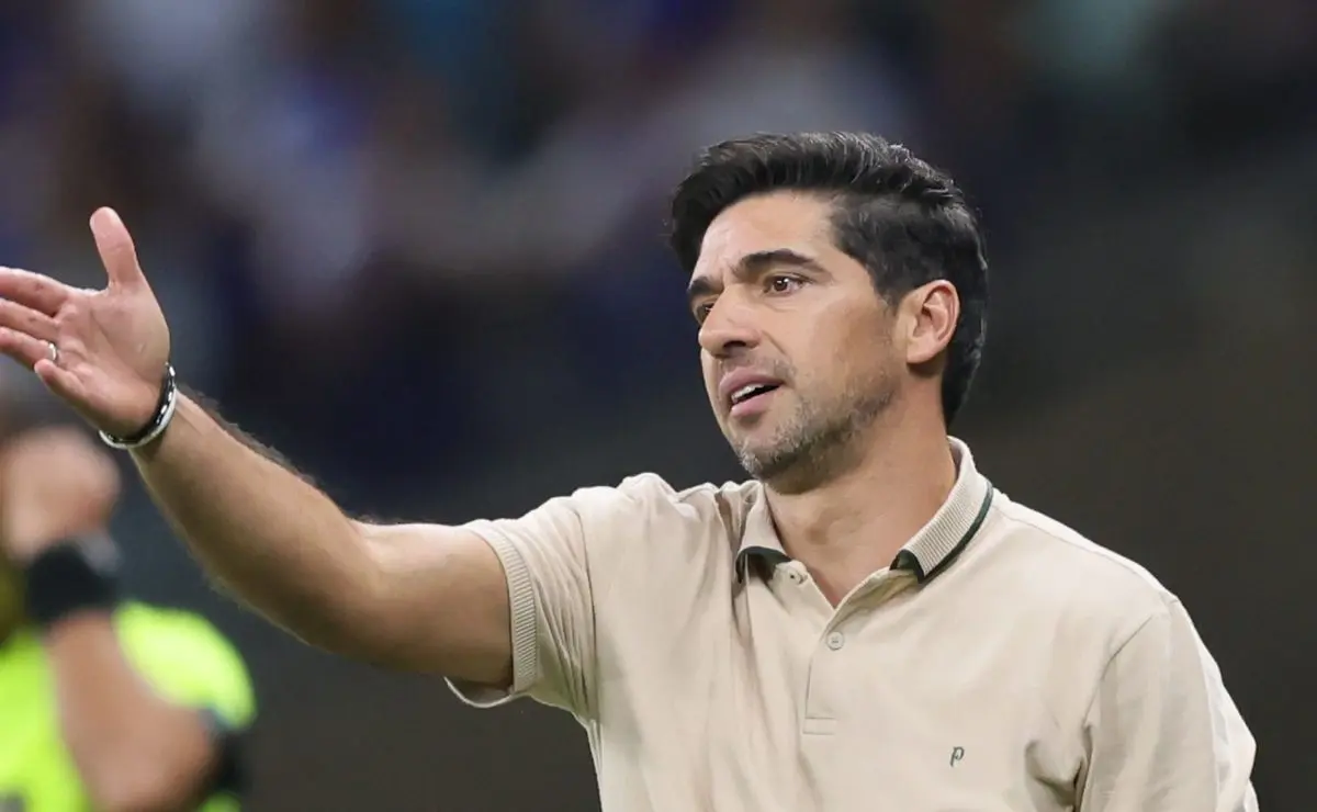 Abel Ferreira Preocupa-se com Esgotamento Físico de Jogadores do Palmeiras