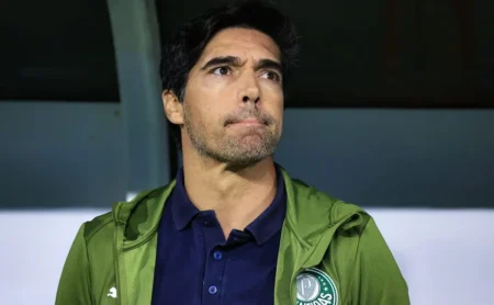 Abel Ferreira Renova Compromisso com o Palmeiras: Minha Palavra Vale Mais que Assinatura Abel Ferreira Renova Compromisso com o Palmeiras: "Minha Palavra Vale Mais que Assinatura"